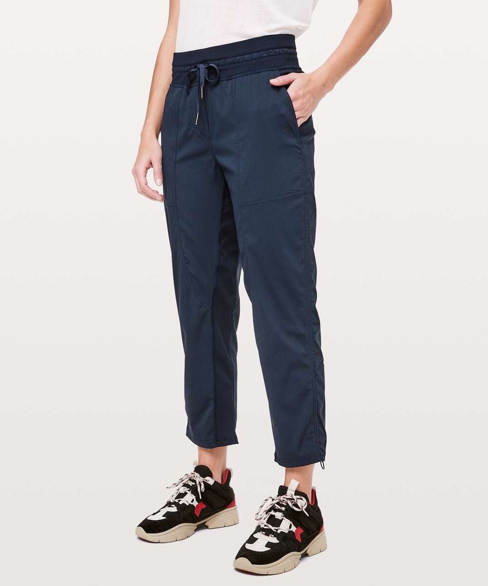Lululemon Dance Studio Mid Rise Cropped 25" Pants Navy Blue Size 2